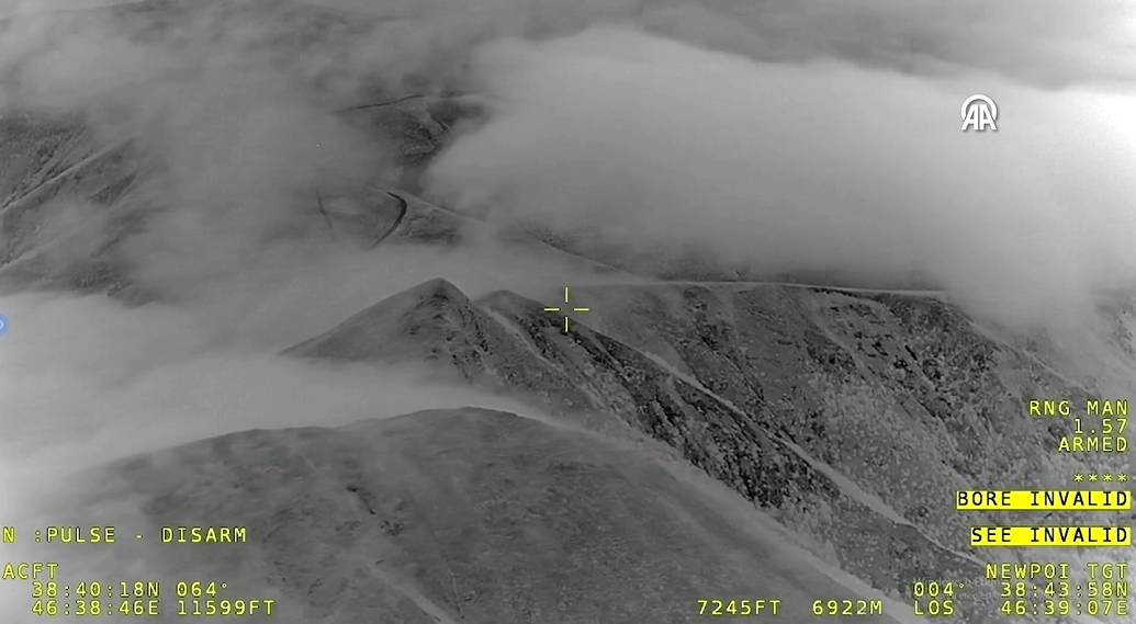 İran Cumhurbaşkanının helikopterini TÜRK TİHA'sı buldu. İşte TİHA'nın ulaştığı enkaz görüntüleri 2